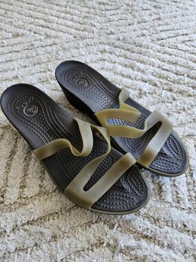 Crocs Olive Green Wedge Slide Sandals Size 6